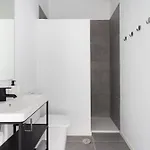 Home2book Lovely Carretas House, Center شقة
