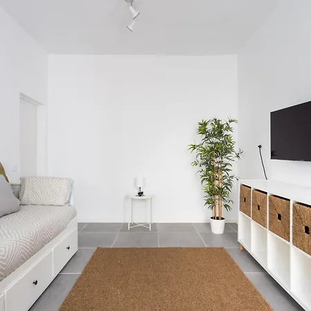 Home2book Lovely Carretas House, Center Appartement *