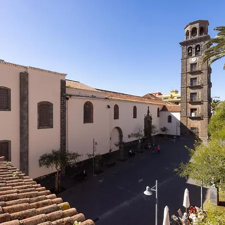 Home2book Lovely Carretas House, Center