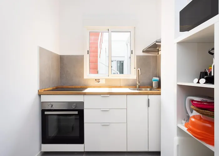 Апартаменты Home2book Lovely Carretas House, Center