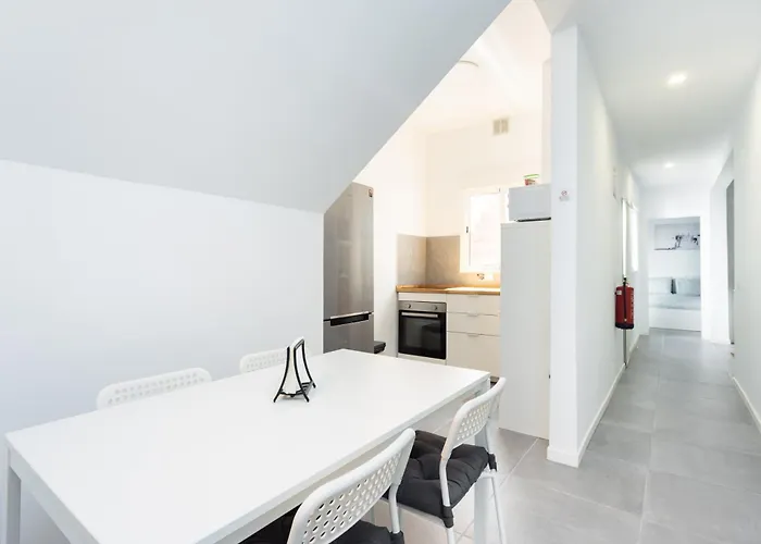 Апартаменты Home2book Lovely Carretas House, Center