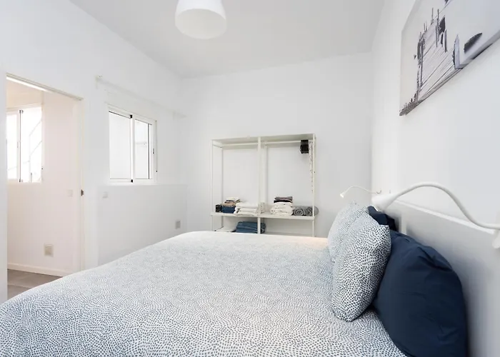 Home2book Lovely Carretas House, Center Апартаменты *