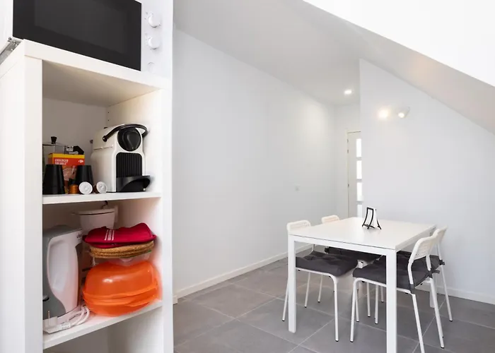 Home2book Lovely Carretas House, Center *